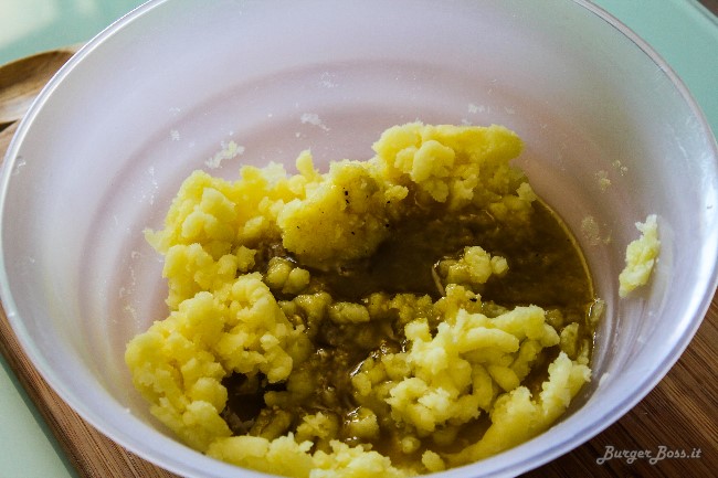 Skordalia, salsa dip in stile greco