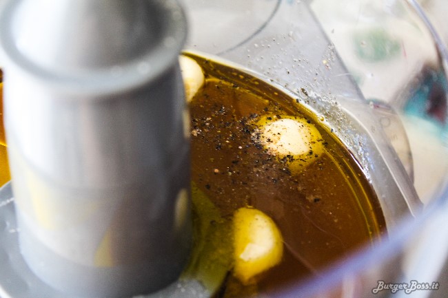 Skordalia, salsa dip in stile greco