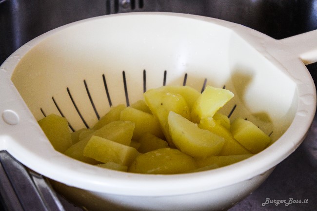 Skordalia, salsa dip in stile greco