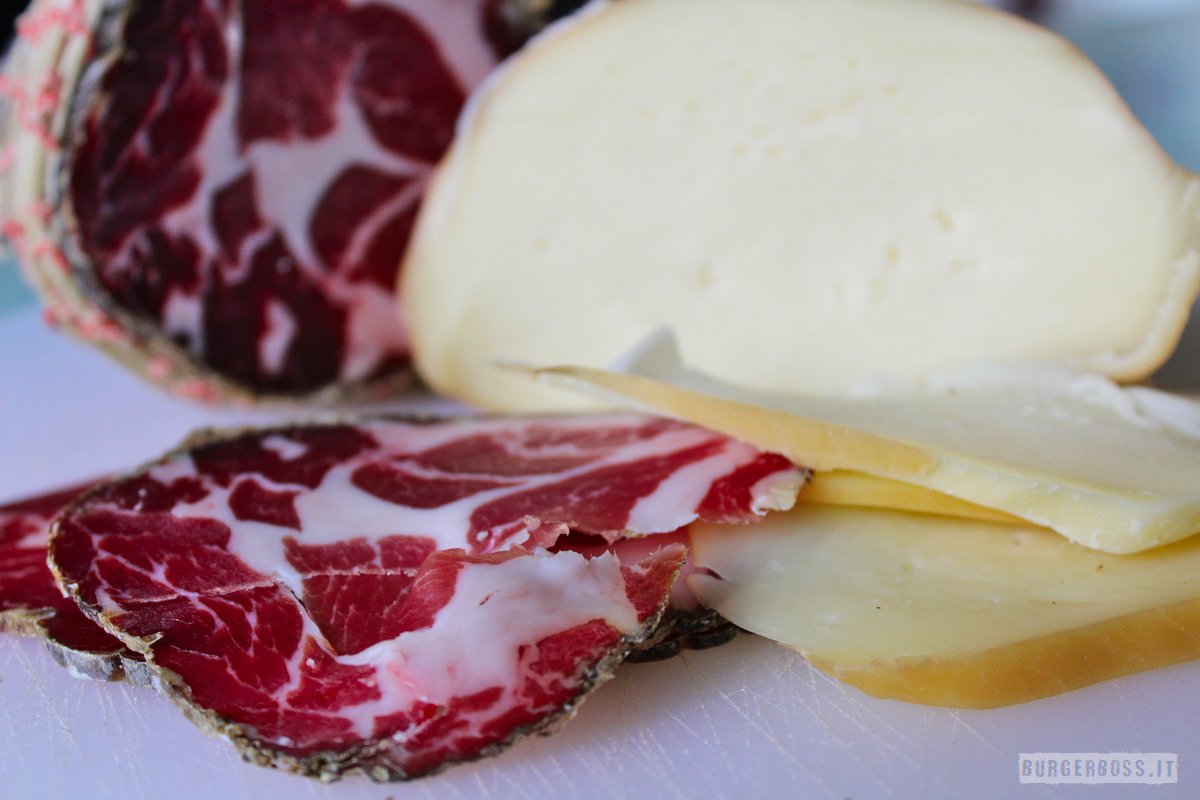Capocollo di Calabria DOP e provola silana affumicata