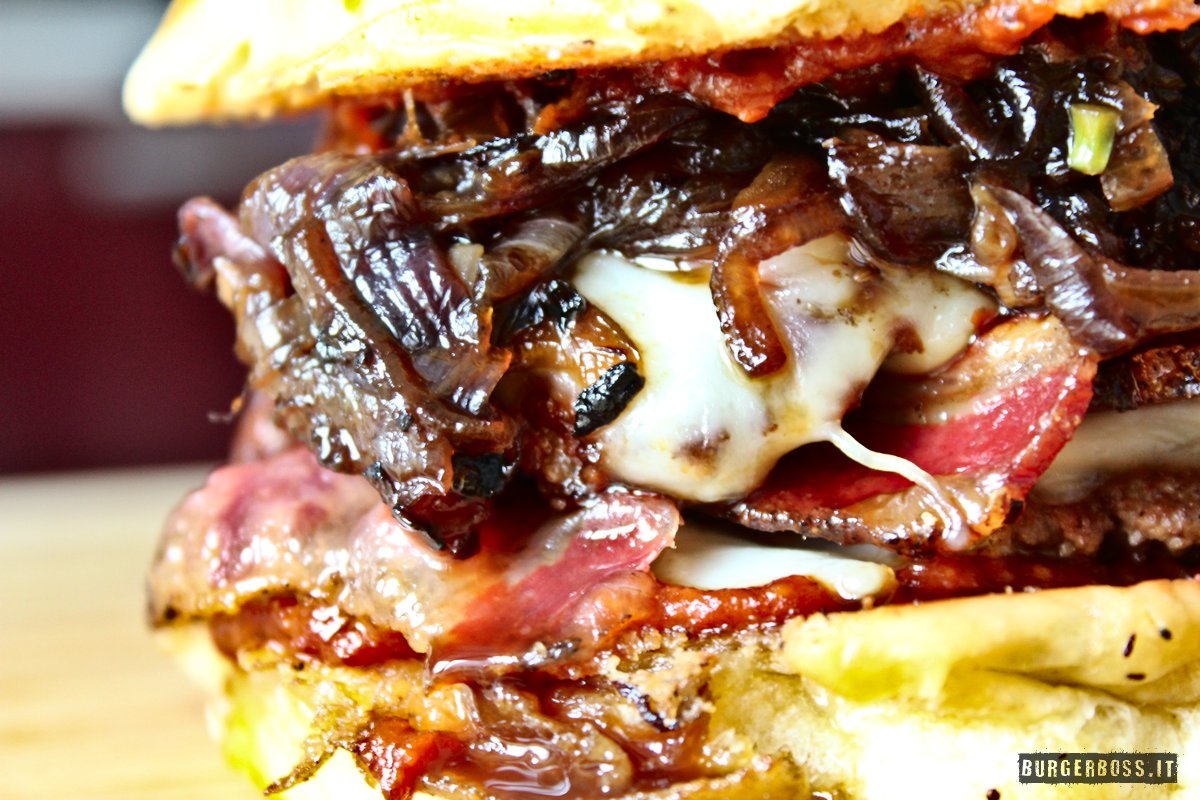 Kalabrian Burgerfest Edition, l'hamburger che ha conquistato Praga